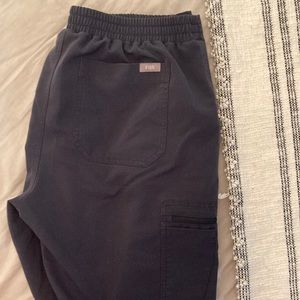 Figs yola scrub pants, navy